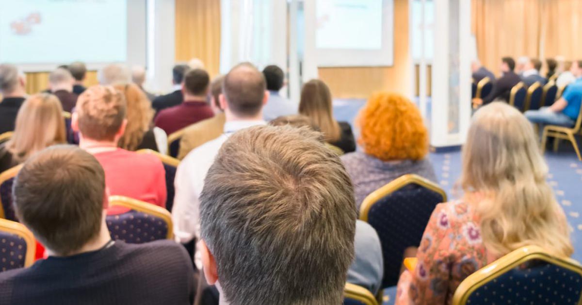 Dlaczego warto zorganizować konferencję w hotelu?